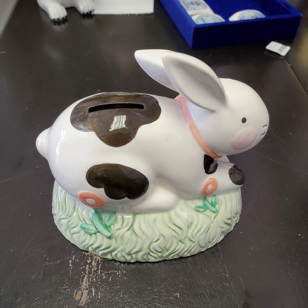 Easter bunny piggy bank from 1975